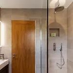 Дом отдыха Hawthorn Gardens *